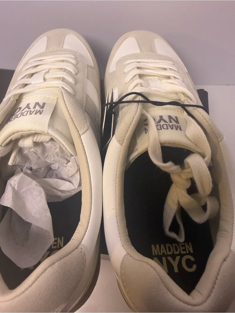 Steve Madden Men's Cream & Gum Low-Top Sneakers - Picture 3 of 7